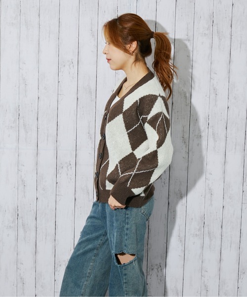 GORGE（ゴージ）の「《大柄アーガイル×ゆるシルエット》レディース ニットカーディガン レトロ 秋冬（カーディガン/ボレロ・レディース・ブルー/ブラウン/アイボリー・F）」の6枚目の写真