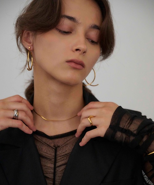 CENE（セネ）の「【CENE】セネ/フルイドラインリング（リング・レディース・シルバー/ゴールド・#9/#11/#13）」の3枚目の写真