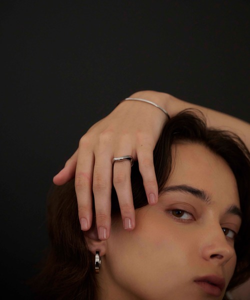 CENE（セネ）の「【CENE】セネ/フルイドラインリング（リング・レディース・シルバー/ゴールド・#9/#11/#13）」の6枚目の写真