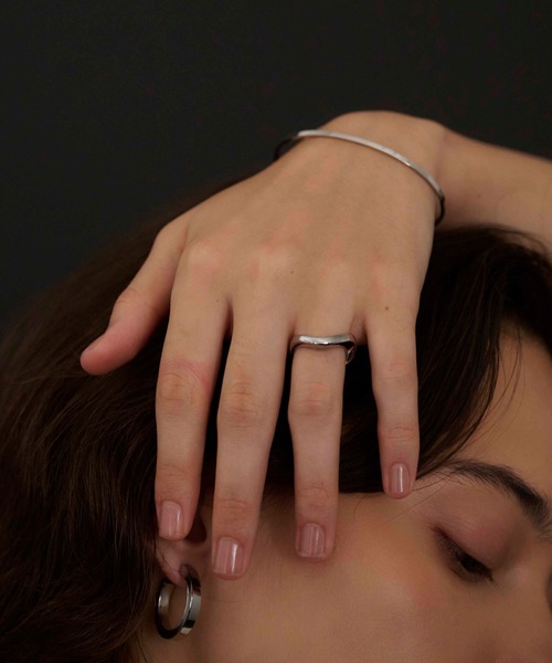 CENE（セネ）の「【CENE】セネ/フルイドラインリング（リング・レディース・シルバー/ゴールド・#9/#11/#13）」の7枚目の写真