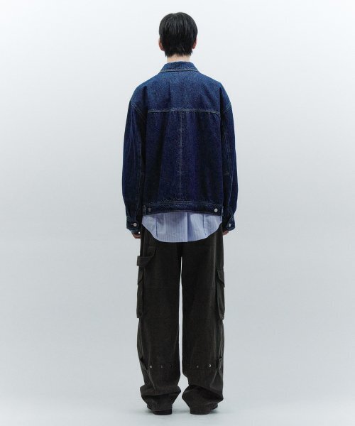 INSILENCE（インサイロンス）の「オーバーサイズトラッカージャケット MID BLUE（デニムジャケット・レディース・その他・LARGE/MEDIUM）」の4枚目の写真