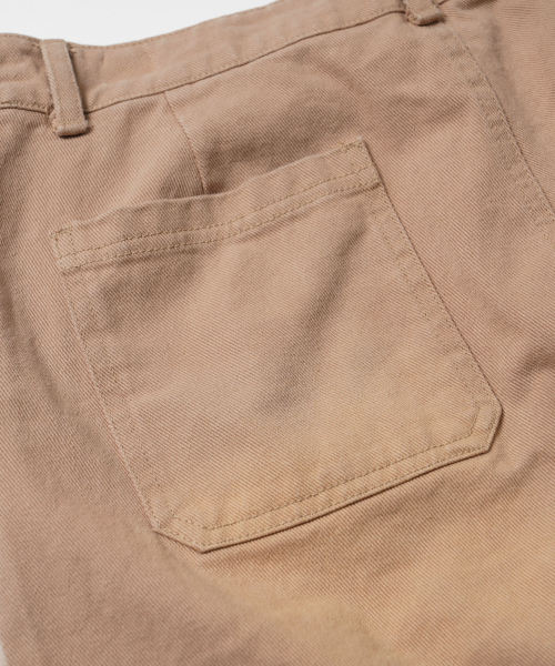 FRIZMWORKS(フリズムワークス)の「WASHED COTTON ONE TUCK PANTS _ BEIGE(その他パンツ・メンズ・その他・MEDIUM/LARGE/X-LARGE)」の8枚目の写真