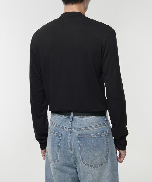 MUSINSA STANDARD（ムシンサスタンダード）の「テンセルスリムモックネック長袖Tシャツ[ブラック]（Tシャツ/カットソー・メンズ・その他・MEDIUM/LARGE/X-LARGE/XX-LARGE/SMALL）」の2枚目の写真