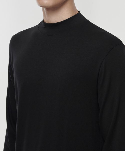 MUSINSA STANDARD（ムシンサスタンダード）の「テンセルスリムモックネック長袖Tシャツ[ブラック]（Tシャツ/カットソー・メンズ・その他・MEDIUM/LARGE/X-LARGE/XX-LARGE/SMALL）」の3枚目の写真