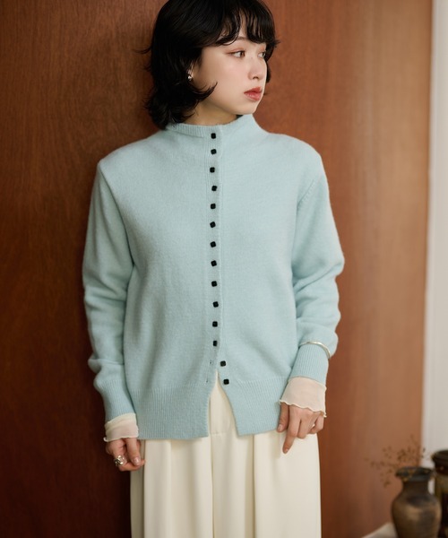 LAULEN（ローレン）の「square button knit cardigan /スクエアボタンオフネックニットカーディガン（カーディガン/ボレロ・レディース・ライトブルー/アイボリー/イエロー・FREE）」の8枚目の写真