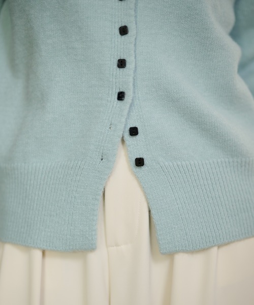 LAULEN（ローレン）の「square button knit cardigan /スクエアボタンオフネックニットカーディガン（カーディガン/ボレロ・レディース・ライトブルー/アイボリー/イエロー・FREE）」の15枚目の写真