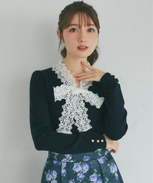 tocco closet(トッコ クローゼット)の「レースボウタイリボン付き配色ニットプルオーバー(ニット/セーター・レディース・ネイビー/ブラック/グレー・M)」の3枚目の写真