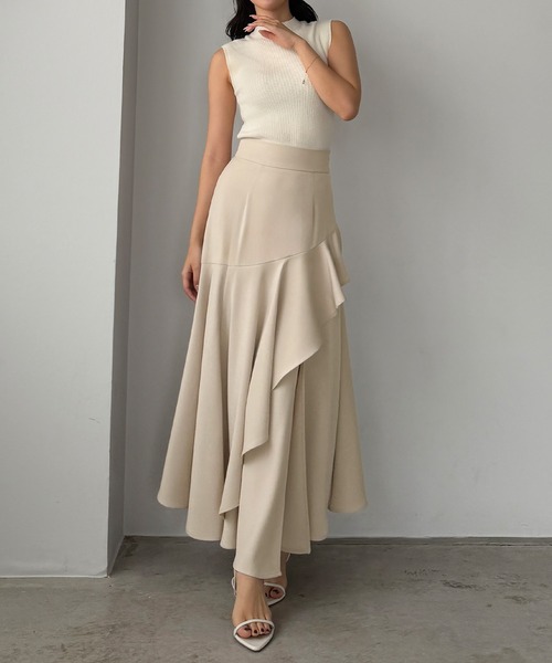 Louere(ルエレ)の「イレヘムスリットフレアスカート(スカート・レディース・アイボリー/チャコール/ブラック・MEDIUM/SMALL/X-LARGE/LARGE)」の15枚目の写真