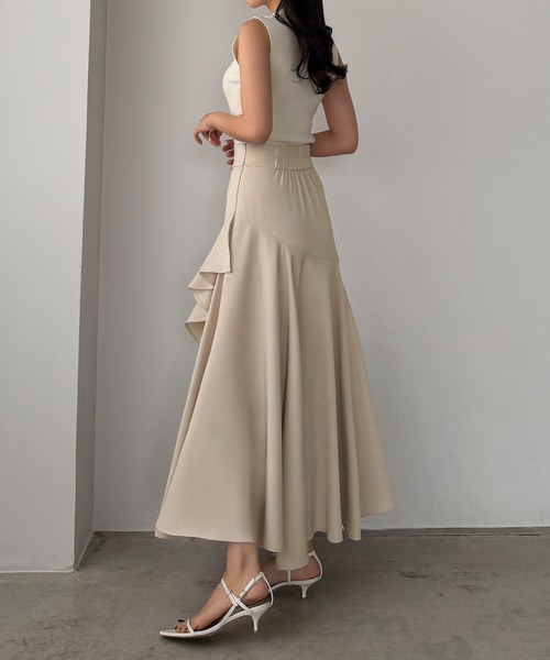 Louere(ルエレ)の「イレヘムスリットフレアスカート(スカート・レディース・アイボリー/チャコール/ブラック・MEDIUM/SMALL/X-LARGE/LARGE)」の16枚目の写真