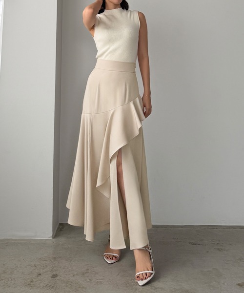 Louere(ルエレ)の「イレヘムスリットフレアスカート(スカート・レディース・アイボリー/チャコール/ブラック・MEDIUM/SMALL/X-LARGE/LARGE)」の17枚目の写真