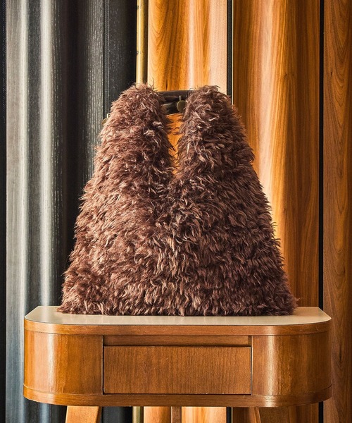 セール】(LE VERNIS)FAKE FUR BIG BAG（ショルダーバッグ）｜LE VERNIS