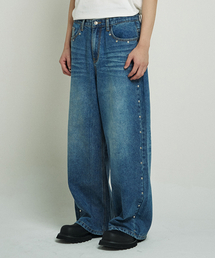 JUAN HOMME（ジュアンオム）の「スタッズデニムジーンズ（ブルー）（デニムパンツ）」