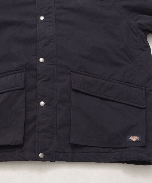 Dickies(ディッキーズ)の「『Dickies/ディッキーズ』CNピーチ薄中綿ワークジャケット(ブルゾン・メンズ・ブラック/オリーブ・LL/L/M)」の17枚目の写真