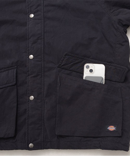 Dickies(ディッキーズ)の「『Dickies/ディッキーズ』CNピーチ薄中綿ワークジャケット(ブルゾン・メンズ・ブラック/オリーブ・LL/L/M)」の18枚目の写真