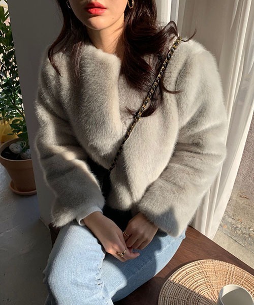 gossip！ロサンゼルス（ゴシップロサンゼルス）の「エコファー ノーカラージャケット（ダウンジャケット/コート・レディース・ブラック/ライトグレー/ブラウン・FREE）」の4枚目の写真