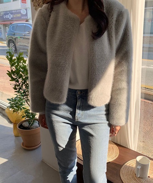gossip！ロサンゼルス（ゴシップロサンゼルス）の「エコファー ノーカラージャケット（ダウンジャケット/コート・レディース・ブラック/ライトグレー/ブラウン・FREE）」の5枚目の写真