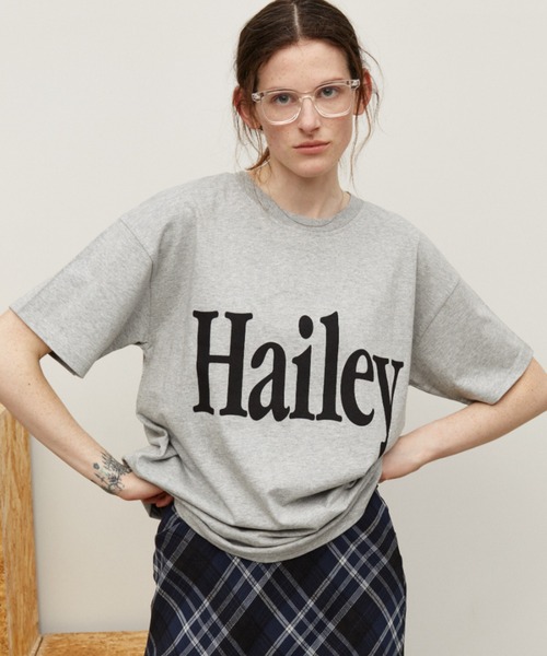 Auntie Rosa Holiday(アンティローザホリデー)の「HaileyプリントTEE(Tシャツ/カットソー・レディース・オフホワイト/チャコールグレー/ライトグレー・FREE)」の3枚目の写真
