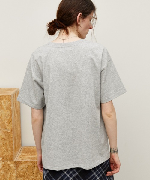 Auntie Rosa Holiday(アンティローザホリデー)の「HaileyプリントTEE(Tシャツ/カットソー・レディース・オフホワイト/チャコールグレー/ライトグレー・FREE)」の9枚目の写真