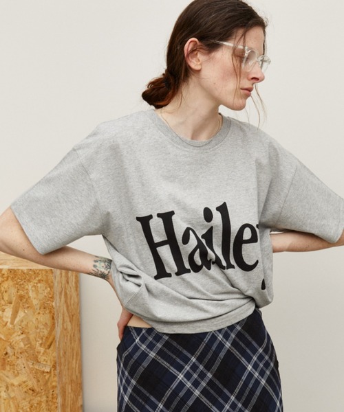 Auntie Rosa Holiday(アンティローザホリデー)の「HaileyプリントTEE(Tシャツ/カットソー・レディース・オフホワイト/チャコールグレー/ライトグレー・FREE)」の6枚目の写真