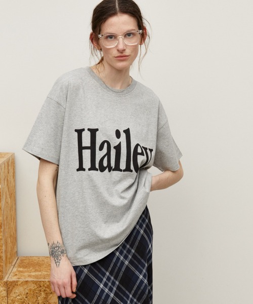 Auntie Rosa Holiday(アンティローザホリデー)の「HaileyプリントTEE(Tシャツ/カットソー・レディース・オフホワイト/チャコールグレー/ライトグレー・FREE)」の7枚目の写真