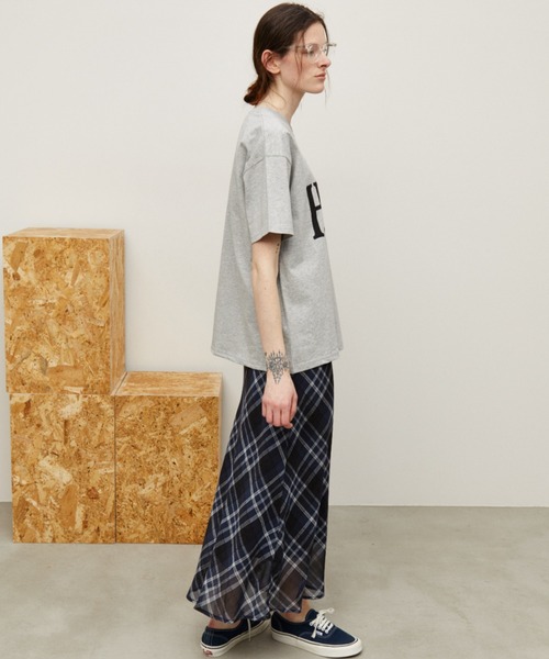 Auntie Rosa Holiday(アンティローザホリデー)の「HaileyプリントTEE(Tシャツ/カットソー・レディース・オフホワイト/チャコールグレー/ライトグレー・FREE)」の13枚目の写真