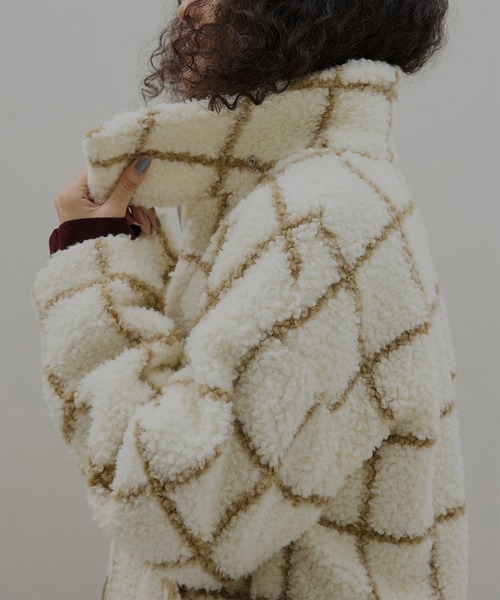 Ameri(アメリ)の「UND WINDOWPANE ZIPUP MIDI COAT(ブルゾン・レディース・アイボリー/ブラウン・SMALL/MEDIUM)」の10枚目の写真
