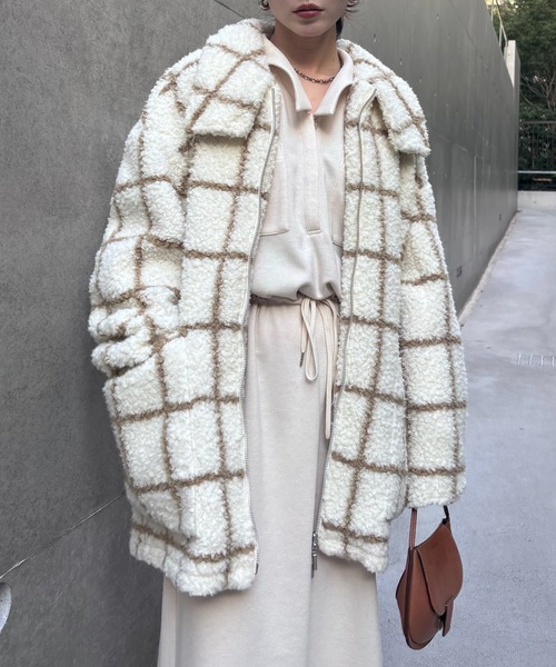 Ameri(アメリ)の「UND WINDOWPANE ZIPUP MIDI COAT(ブルゾン・レディース・アイボリー/ブラウン・SMALL/MEDIUM)」の12枚目の写真