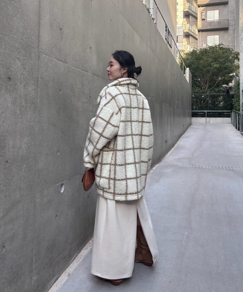 Ameri(アメリ)の「UND WINDOWPANE ZIPUP MIDI COAT(ブルゾン・レディース・アイボリー/ブラウン・SMALL/MEDIUM)」の15枚目の写真