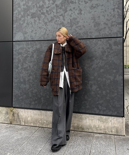 Ameri(アメリ)の「UND WINDOWPANE ZIPUP MIDI COAT(ブルゾン・レディース・アイボリー/ブラウン・SMALL/MEDIUM)」の21枚目の写真