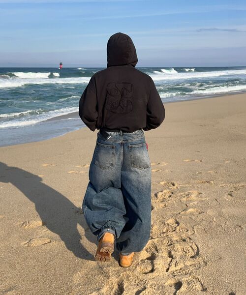 9999ARCHIVE(9999アーカイブ)の「Vintage Big Logo Hood Zip-UP (2WAY)(パーカー・レディース・ブラック・2/3)」の11枚目の写真