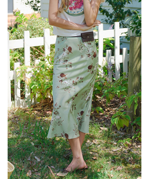 LANGNLU（ラングアンドルー）の「DELILAH Satin Long Skirt(Delilah)_LIGHT GREEN（スカート）」