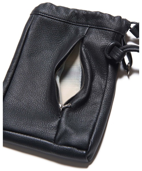 SOPHNET.（ソフネット）の「LEATHER MINI SHOULDER POUCH（ショルダーバッグ・メンズ・ブラック・FREE）」の4枚目の写真