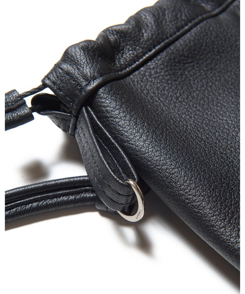SOPHNET.（ソフネット）の「LEATHER MINI SHOULDER POUCH（ショルダーバッグ・メンズ・ブラック・FREE）」の6枚目の写真