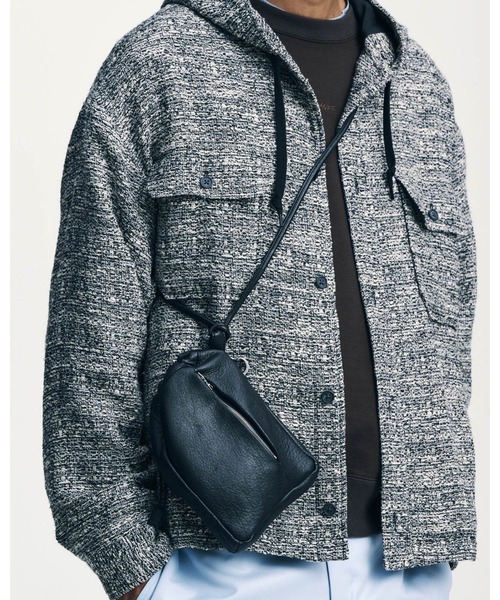 SOPHNET.（ソフネット）の「LEATHER MINI SHOULDER POUCH（ショルダーバッグ・メンズ・ブラック・FREE）」の2枚目の写真