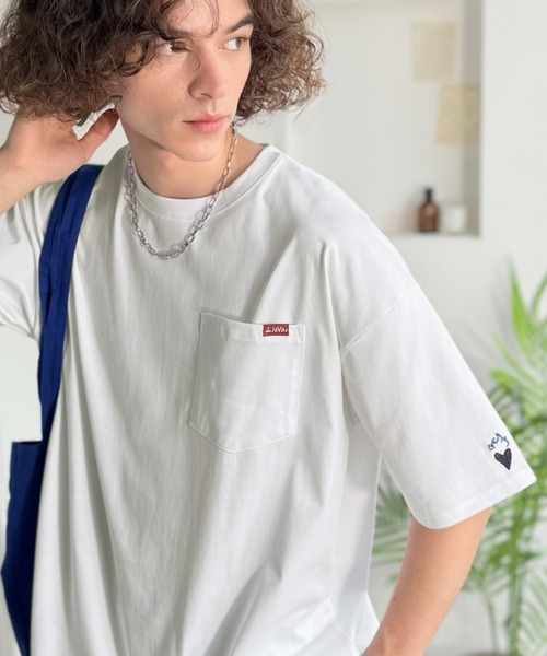 Java(ジャバ)の「《JaVaジャバコラボ》男女でお揃いできちゃう!バックプリントで差がつく個性派T♪ 裾スピンドル フロッキーバックプリントビッグTシャツ(Tシャツ/カットソー・レディース・ネイビー/チャコール/オフホワイト/ブラウン・MEDIUM/LARGE/X-LARGE/SMALL)」の16枚目の写真