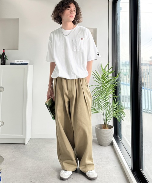 Java(ジャバ)の「《JaVaジャバコラボ》男女でお揃いできちゃう!バックプリントで差がつく個性派T♪ 裾スピンドル フロッキーバックプリントビッグTシャツ(Tシャツ/カットソー・レディース・ネイビー/チャコール/オフホワイト/ブラウン・MEDIUM/LARGE/X-LARGE/SMALL)」の20枚目の写真