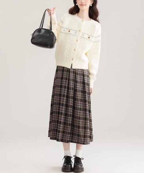 gossip!ロサンゼルス(ゴシップロサンゼルス)の「韓国風ケーブルふわふわゆったりシンプルカジュアルカーディガン(カーディガン/ボレロ・レディース・レッド/ホワイト/オフホワイト・FREE)」の7枚目の写真