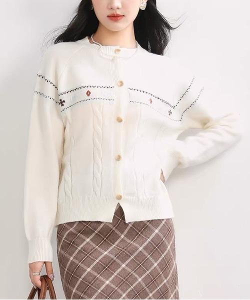gossip!ロサンゼルス(ゴシップロサンゼルス)の「韓国風ケーブルふわふわゆったりシンプルカジュアルカーディガン(カーディガン/ボレロ・レディース・レッド/ホワイト/オフホワイト・FREE)」の14枚目の写真