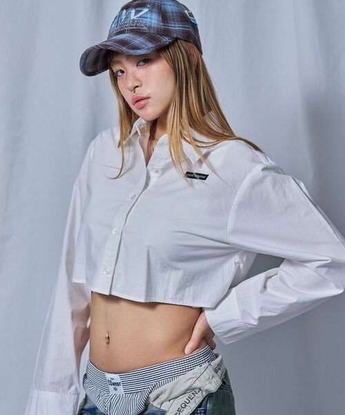 SEQUENZ(シークエンズ)の「※WEB限定 / 短丈シルエット / レディースクロップドシャツ / sqnz cropped shirts(シャツ/ブラウス・レディース・ピンク/ホワイト/ライトブルー・MEDIUM/SMALL)」の4枚目の写真