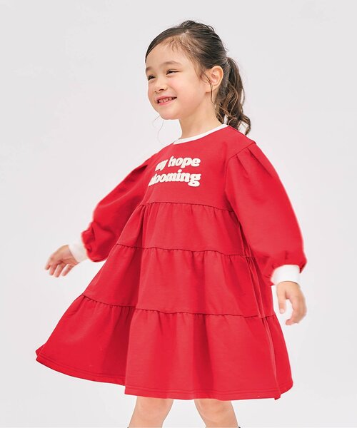 apres les cours（アプレレクール）の「ティアードロゴワンピース_ジュニア対応（ワンピース・キッズ・レッド/ネイビー/クリーム・130/120/110/100/90/80/140）」の3枚目の写真