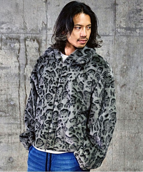 CavariA(キャバリア)の「『CavariA/キャバリア』ショート丈ファーJKT(ノーカラージャケット・メンズ・グレー/ブラウン・M/L)」の1枚目の写真