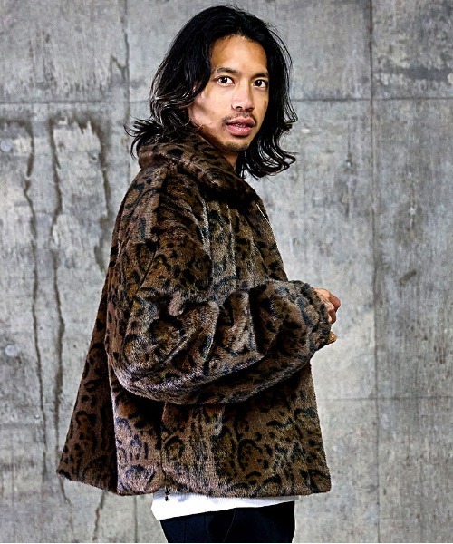 CavariA(キャバリア)の「『CavariA/キャバリア』ショート丈ファーJKT(ノーカラージャケット・メンズ・グレー/ブラウン・M/L)」の7枚目の写真