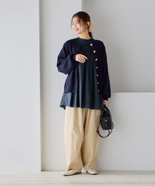 studio CLIP(スタディオクリップ)の「【WEB限定】ゴールドボタンカーディガン《オケージョン2026SS》(カーディガン/ボレロ・レディース・ネイビー/ブラック・FREE)」の17枚目の写真