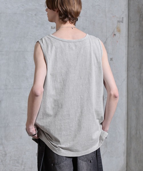 SERACE（セラス）の「【SERACE】Loose side slit layered tank top / ルーズサイドスリットレイヤードタンクトップ（タンクトップ・メンズ・ブラック系/グレー系・L/M/S）」の3枚目の写真
