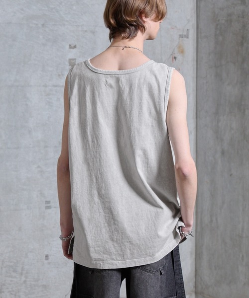 SERACE（セラス）の「【SERACE】Loose side slit layered tank top / ルーズサイドスリットレイヤードタンクトップ（タンクトップ・メンズ・ブラック系/グレー系・L/M/S）」の4枚目の写真
