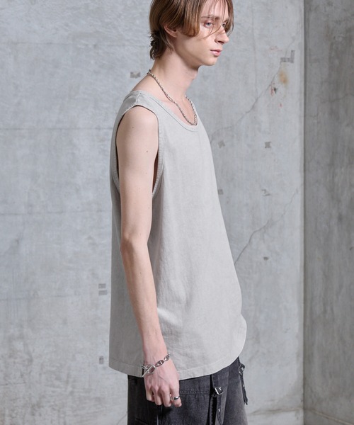 SERACE（セラス）の「【SERACE】Loose side slit layered tank top / ルーズサイドスリットレイヤードタンクトップ（タンクトップ・メンズ・ブラック系/グレー系・L/M/S）」の5枚目の写真