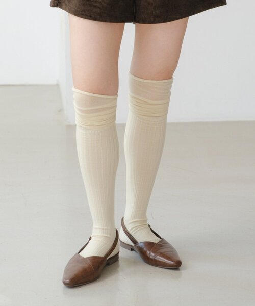Kastane（カスタネ）の「2WAYハイソックス（ソックス/靴下・レディース・アイボリー/グレー・FREE）」の2枚目の写真