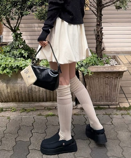 Kastane(カスタネ)の「【新色追加】2WAYハイソックス(ソックス/靴下・レディース・アイボリー/グレー/ホワイト・FREE)」の1枚目の写真