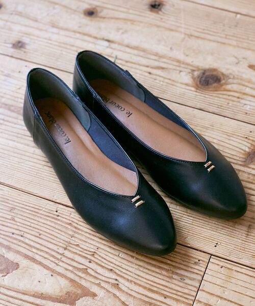 le.coeur blanc（ルクールブラン）の「《WEB限定アイテム》Vカットフラットパンプス（パンプス・レディース・ブラック/アイボリー・38/37/36/39）」の7枚目の写真