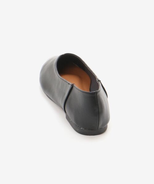 le.coeur blanc（ルクールブラン）の「《WEB限定アイテム》Vカットフラットパンプス（パンプス・レディース・ブラック/アイボリー・38/37/36/39）」の16枚目の写真